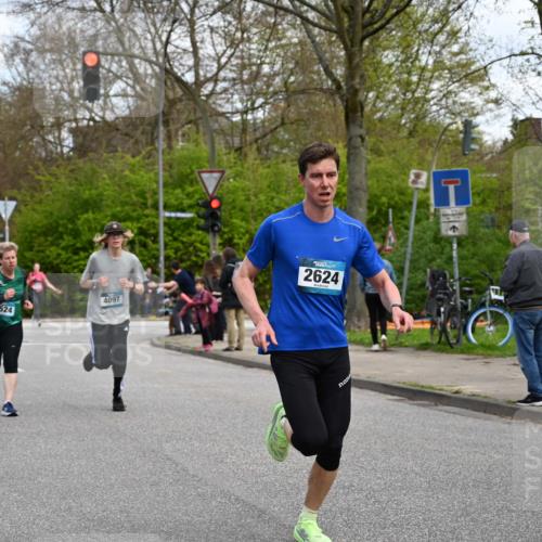 12.04.2026 - 45. Internationalen Wilhelmsburger Insellauf J. Mangold http://msf.ph/oto/9509317 12.04.2026 12:57:10 Ziel 3985, 4598, 3921, 5343, 3867, 5500, 5073, 5189, 3287, 4186, 4375, 3973, 4853, 4569, 2624, 5801, 4097, 5744, 4524, 4259, 4259, 5791, 5696, 4740, 4599, 5062, 4851, 5172, 4959, 5322, 5129, 3190, 5736, 3189, 5847, 3439, 5232, 5277, 3863, 4887 meine-sportfotos.de