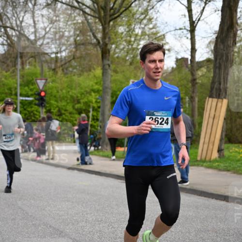 12.04.2026 - 45. Internationalen Wilhelmsburger Insellauf J. Mangold http://msf.ph/oto/9509322 12.04.2026 12:57:11 Ziel 4598, 3921, 5343, 3867, 5500, 5073, 5189, 3287, 4186, 4375, 3973, 4853, 4569, 2624, 5801, 4097, 5744, 4524, 4259, 5791, 5791, 5696, 4740, 4599, 5062, 4851, 5172, 4959, 5322, 5129, 3190, 5129, 3190, 5736, 3189, 5847, 3439, 5232, 5277, 3863, 4887, 4938, 3213 meine-sportfotos.de