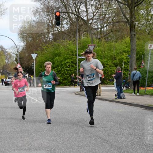 12.04.2026 - 45. Internationalen Wilhelmsburger Insellauf J. Mangold http://msf.ph/oto/9509323 12.04.2026 12:57:12 Ziel 3921, 5343, 3867, 5500, 5073, 5189, 3287, 4186, 4375, 3973, 4853, 4569, 2624, 5801, 4097, 5744, 4524, 4259, 5791, 5696, 5696, 4740, 4599, 5062, 4851, 5172, 4959, 5322, 5129, 3190, 5736, 3189, 5847, 3439, 5232, 5277, 3863, 4887, 4938, 3213 meine-sportfotos.de
