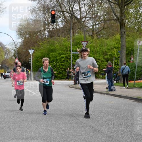 12.04.2026 - 45. Internationalen Wilhelmsburger Insellauf J. Mangold http://msf.ph/oto/9509324 12.04.2026 12:57:12 Ziel 3921, 5343, 3867, 5500, 5073, 5189, 3287, 4186, 4375, 3973, 4853, 4569, 2624, 5801, 4097, 5744, 4524, 4259, 5791, 5696, 5696, 4740, 4599, 5062, 4851, 5172, 4959, 5322, 5129, 3190, 5736, 3189, 5847, 3439, 5232, 5277, 3863, 4887, 4938, 3213 meine-sportfotos.de