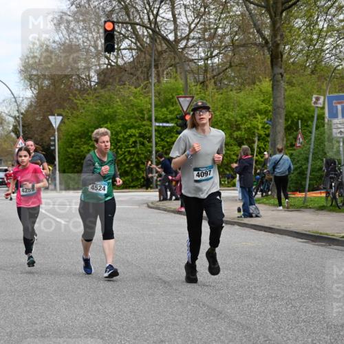 12.04.2026 - 45. Internationalen Wilhelmsburger Insellauf J. Mangold http://msf.ph/oto/9509326 12.04.2026 12:57:12 Ziel 3921, 5343, 3867, 5500, 5073, 5189, 3287, 4186, 4375, 3973, 4853, 4569, 2624, 5801, 4097, 5744, 4524, 4259, 5791, 5696, 5696, 4740, 4599, 5062, 4851, 5172, 4959, 5322, 5129, 3190, 5736, 3189, 5847, 3439, 5232, 5277, 3863, 4887, 4938, 3213 meine-sportfotos.de