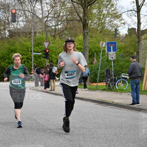 12.04.2026 - 45. Internationalen Wilhelmsburger Insellauf J. Mangold http://msf.ph/oto/9509331 12.04.2026 12:57:12 Ziel 3921, 5343, 3867, 5500, 5073, 5189, 3287, 4186, 4375, 3973, 4853, 4569, 2624, 5801, 4097, 5744, 4524, 4259, 5791, 5696, 5696, 4740, 4599, 5062, 4851, 5172, 4959, 5322, 5129, 3190, 5736, 3189, 5847, 3439, 5232, 5277, 3863, 4887, 4938, 3213 meine-sportfotos.de