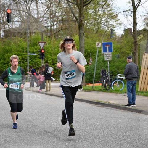12.04.2026 - 45. Internationalen Wilhelmsburger Insellauf J. Mangold http://msf.ph/oto/9509332 12.04.2026 12:57:12 Ziel 3921, 5343, 3867, 5500, 5073, 5189, 3287, 4186, 4375, 3973, 4853, 4569, 2624, 5801, 4097, 5744, 4524, 4259, 5791, 5696, 5696, 4740, 4599, 5062, 4851, 5172, 4959, 5322, 5129, 3190, 5736, 3189, 5847, 3439, 5232, 5277, 3863, 4887, 4938, 3213 meine-sportfotos.de