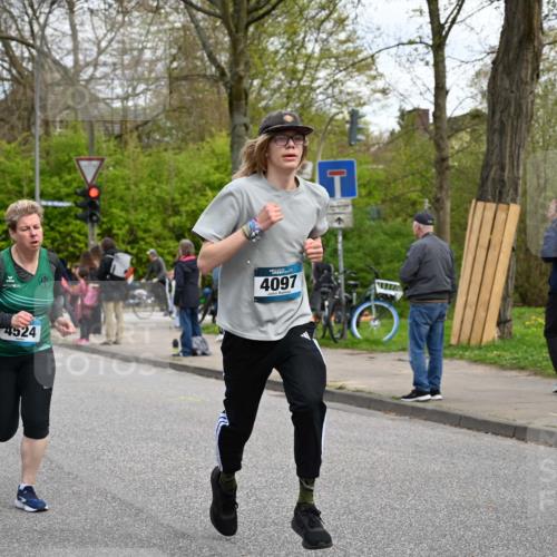 12.04.2026 - 45. Internationalen Wilhelmsburger Insellauf J. Mangold http://msf.ph/oto/9509336 12.04.2026 12:57:13 Ziel 3867, 5500, 5073, 5189, 3287, 4186, 4375, 3973, 4853, 4569, 2624, 5801, 4097, 5744, 4524, 4259, 5791, 5696, 4740, 4740, 4599, 5062, 4851, 5172, 4959, 5322, 5129, 3190, 5736, 3189, 5847, 3439, 5232, 5277, 3863, 4887, 4938, 3213, 2447 meine-sportfotos.de