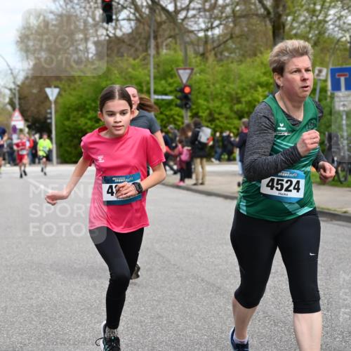 12.04.2026 - 45. Internationalen Wilhelmsburger Insellauf J. Mangold http://msf.ph/oto/9509344 12.04.2026 12:57:14 Ziel 3867, 5500, 5073, 5189, 3287, 4186, 4375, 3973, 4853, 4569, 2624, 5801, 4097, 5744, 4524, 4259, 5791, 5696, 4740, 4599, 5062, 4851, 5172, 4959, 5322, 5129, 3190, 5736, 3189, 5736, 3189, 5847, 3439, 5232, 5277, 3863, 4887, 4938, 3213, 2447 meine-sportfotos.de
