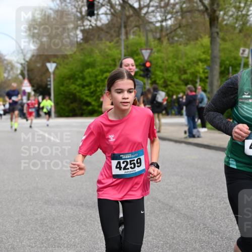 12.04.2026 - 45. Internationalen Wilhelmsburger Insellauf J. Mangold http://msf.ph/oto/9509347 12.04.2026 12:57:14 Ziel 3867, 5500, 5073, 5189, 3287, 4186, 4375, 3973, 4853, 4569, 2624, 5801, 4097, 5744, 4524, 4259, 5791, 5696, 4740, 4599, 5062, 4851, 5172, 4959, 5322, 5129, 3190, 5736, 3189, 5736, 3189, 5847, 3439, 5232, 5277, 3863, 4887, 4938, 3213, 2447 meine-sportfotos.de