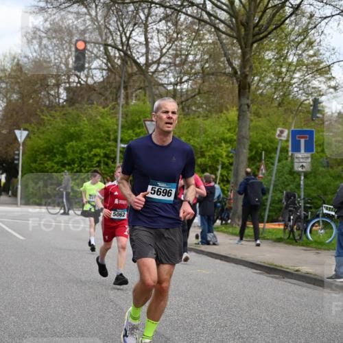12.04.2026 - 45. Internationalen Wilhelmsburger Insellauf J. Mangold http://msf.ph/oto/9509353 12.04.2026 12:57:20 Ziel 3973, 4853, 4569, 2624, 5801, 4097, 5744, 4524, 4259, 5791, 5696, 4740, 4599, 5062, 4851, 5172, 4959, 5322, 5129, 3190, 5736, 3189, 5847, 3439, 5232, 5277, 3863, 4887, 4938, 3213, 2447, 5211 meine-sportfotos.de