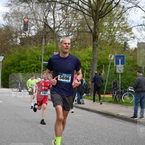 12.04.2026 - 45. Internationalen Wilhelmsburger Insellauf J. Mangold http://msf.ph/oto/9509354 12.04.2026 12:57:20 Ziel 3973, 4853, 4569, 2624, 5801, 4097, 5744, 4524, 4259, 5791, 5696, 4740, 4599, 5062, 4851, 5172, 4959, 5322, 5129, 3190, 5736, 3189, 5847, 3439, 5232, 5277, 3863, 4887, 4938, 3213, 2447, 5211 meine-sportfotos.de