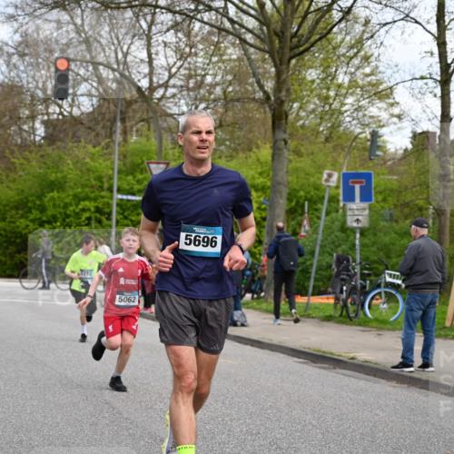 12.04.2026 - 45. Internationalen Wilhelmsburger Insellauf J. Mangold http://msf.ph/oto/9509355 12.04.2026 12:57:20 Ziel 3973, 4853, 4569, 2624, 5801, 4097, 5744, 4524, 4259, 5791, 5696, 4740, 4599, 5062, 4851, 5172, 4959, 5322, 5129, 3190, 5736, 3189, 5847, 3439, 5232, 5277, 3863, 4887, 4938, 3213, 2447, 5211 meine-sportfotos.de