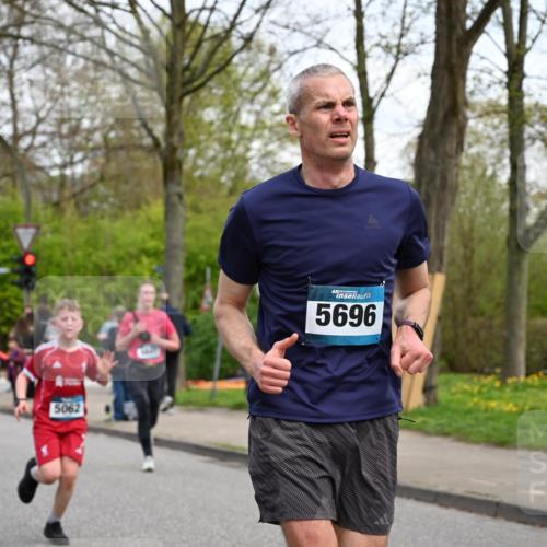 12.04.2026 - 45. Internationalen Wilhelmsburger Insellauf J. Mangold http://msf.ph/oto/9509363 12.04.2026 12:57:21 Ziel 3973, 4853, 4569, 2624, 5801, 4097, 5744, 4524, 4259, 5791, 5696, 4740, 4599, 5062, 4851, 5172, 4959, 5322, 5129, 3190, 5736, 3189, 5847, 3439, 5232, 5277, 3863, 4887, 4938, 3213, 2447, 5211, 4968, 2707 meine-sportfotos.de