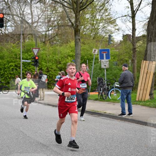 12.04.2026 - 45. Internationalen Wilhelmsburger Insellauf J. Mangold http://msf.ph/oto/9509364 12.04.2026 12:57:21 Ziel 3973, 4853, 4569, 2624, 5801, 4097, 5744, 4524, 4259, 5791, 5696, 4740, 4599, 5062, 4851, 5172, 4959, 5322, 5129, 3190, 5736, 3189, 5847, 3439, 5232, 5277, 3863, 4887, 4938, 3213, 2447, 5211, 4968, 2707 meine-sportfotos.de