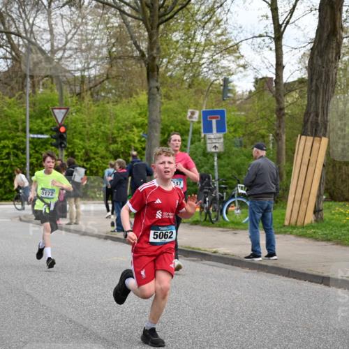 12.04.2026 - 45. Internationalen Wilhelmsburger Insellauf J. Mangold http://msf.ph/oto/9509366 12.04.2026 12:57:21 Ziel 3973, 4853, 4569, 2624, 5801, 4097, 5744, 4524, 4259, 5791, 5696, 4740, 4599, 5062, 4851, 5172, 4959, 5322, 5129, 3190, 5736, 3189, 5847, 3439, 5232, 5277, 3863, 4887, 4938, 3213, 2447, 5211, 4968, 2707 meine-sportfotos.de