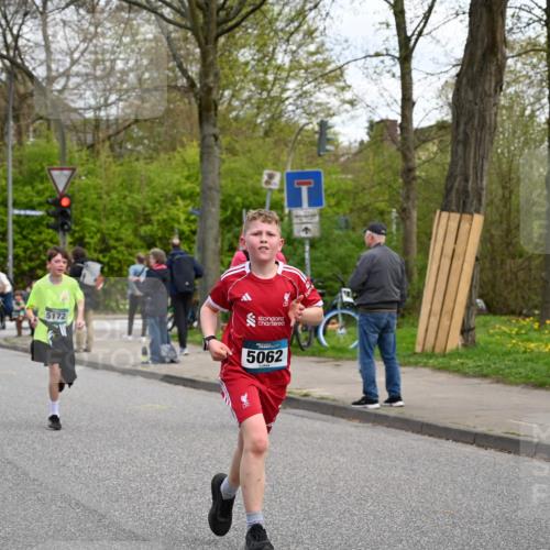 12.04.2026 - 45. Internationalen Wilhelmsburger Insellauf J. Mangold http://msf.ph/oto/9509368 12.04.2026 12:57:21 Ziel 3973, 4853, 4569, 2624, 5801, 4097, 5744, 4524, 4259, 5791, 5696, 4740, 4599, 5062, 4851, 5172, 4959, 5322, 5129, 3190, 5736, 3189, 5847, 3439, 5232, 5277, 3863, 4887, 4938, 3213, 2447, 5211, 4968, 2707 meine-sportfotos.de