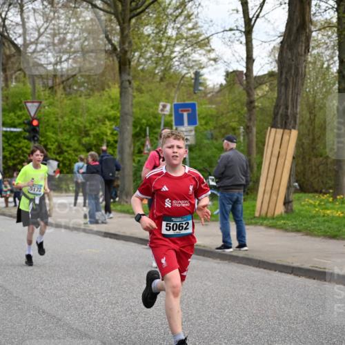 12.04.2026 - 45. Internationalen Wilhelmsburger Insellauf J. Mangold http://msf.ph/oto/9509369 12.04.2026 12:57:21 Ziel 3973, 4853, 4569, 2624, 5801, 4097, 5744, 4524, 4259, 5791, 5696, 4740, 4599, 5062, 4851, 5172, 4959, 5322, 5129, 3190, 5736, 3189, 5847, 3439, 5232, 5277, 3863, 4887, 4938, 3213, 2447, 5211, 4968, 2707 meine-sportfotos.de