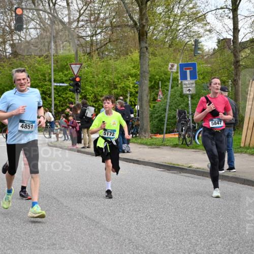 12.04.2026 - 45. Internationalen Wilhelmsburger Insellauf J. Mangold http://msf.ph/oto/9509373 12.04.2026 12:57:22 Ziel 3973, 4853, 4569, 2624, 5801, 4097, 5744, 4524, 4259, 5791, 5696, 4740, 4599, 5062, 4851, 5172, 4959, 5322, 5129, 3190, 5736, 3189, 5847, 3439, 5232, 5277, 3863, 4887, 4938, 3213, 2447, 5211, 4968, 2707, 5169 meine-sportfotos.de