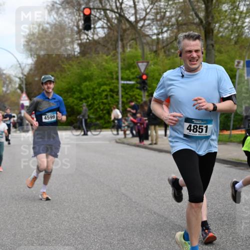 12.04.2026 - 45. Internationalen Wilhelmsburger Insellauf J. Mangold http://msf.ph/oto/9509385 12.04.2026 12:57:23 Ziel 3973, 4853, 4569, 2624, 5801, 4097, 5744, 4524, 4259, 5791, 5696, 4740, 4599, 5062, 4851, 5172, 4959, 5322, 5129, 3190, 5129, 3190, 5736, 3189, 5847, 3439, 5232, 5277, 3863, 4887, 4938, 3213, 4938, 3213, 2447, 5211, 4968, 2707, 5169 meine-sportfotos.de