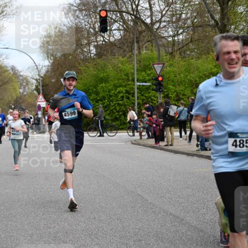 12.04.2026 - 45. Internationalen Wilhelmsburger Insellauf J. Mangold http://msf.ph/oto/9509387 12.04.2026 12:57:23 Ziel 3973, 4853, 4569, 2624, 5801, 4097, 5744, 4524, 4259, 5791, 5696, 4740, 4599, 5062, 4851, 5172, 4959, 5322, 5129, 3190, 5129, 3190, 5736, 3189, 5847, 3439, 5232, 5277, 3863, 4887, 4938, 3213, 4938, 3213, 2447, 5211, 4968, 2707, 5169 meine-sportfotos.de