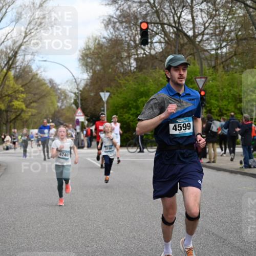 12.04.2026 - 45. Internationalen Wilhelmsburger Insellauf J. Mangold http://msf.ph/oto/9509395 12.04.2026 12:57:24 Ziel 4853, 4569, 2624, 5801, 4097, 5744, 4524, 4259, 5791, 5696, 4740, 4599, 5062, 4851, 5172, 4959, 5322, 5129, 3190, 5736, 3189, 5847, 3439, 5232, 5277, 3863, 4887, 4938, 3213, 2447, 5211, 4968, 2707, 5169 meine-sportfotos.de