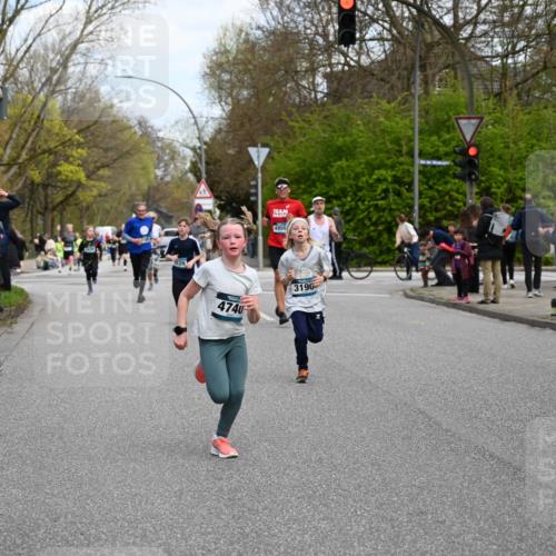 12.04.2026 - 45. Internationalen Wilhelmsburger Insellauf J. Mangold http://msf.ph/oto/9509400 12.04.2026 12:57:25 Ziel 4853, 4569, 2624, 5801, 4097, 5744, 4524, 4259, 5791, 5696, 4740, 4599, 5062, 4851, 5172, 4959, 5322, 5129, 3190, 5736, 3189, 5847, 3439, 5232, 5277, 3863, 4887, 4938, 3213, 2447, 2447, 5211, 4968, 2707, 5169 meine-sportfotos.de