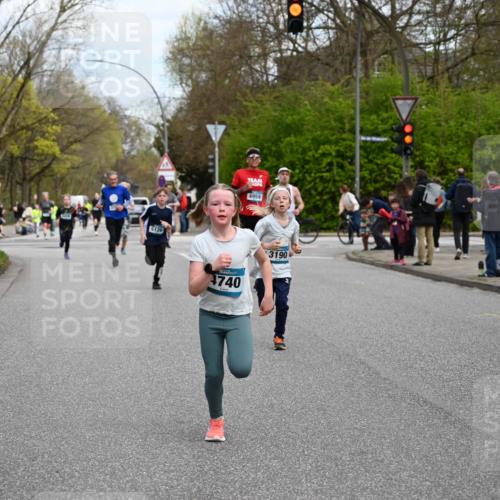 12.04.2026 - 45. Internationalen Wilhelmsburger Insellauf J. Mangold http://msf.ph/oto/9509404 12.04.2026 12:57:25 Ziel 4853, 4569, 2624, 5801, 4097, 5744, 4524, 4259, 5791, 5696, 4740, 4599, 5062, 4851, 5172, 4959, 5322, 5129, 3190, 5736, 3189, 5847, 3439, 5232, 5277, 3863, 4887, 4938, 3213, 2447, 2447, 5211, 4968, 2707, 5169 meine-sportfotos.de