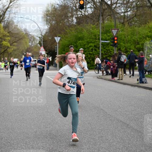 12.04.2026 - 45. Internationalen Wilhelmsburger Insellauf J. Mangold http://msf.ph/oto/9509406 12.04.2026 12:57:25 Ziel 4853, 4569, 2624, 5801, 4097, 5744, 4524, 4259, 5791, 5696, 4740, 4599, 5062, 4851, 5172, 4959, 5322, 5129, 3190, 5736, 3189, 5847, 3439, 5232, 5277, 3863, 4887, 4938, 3213, 2447, 2447, 5211, 4968, 2707, 5169 meine-sportfotos.de