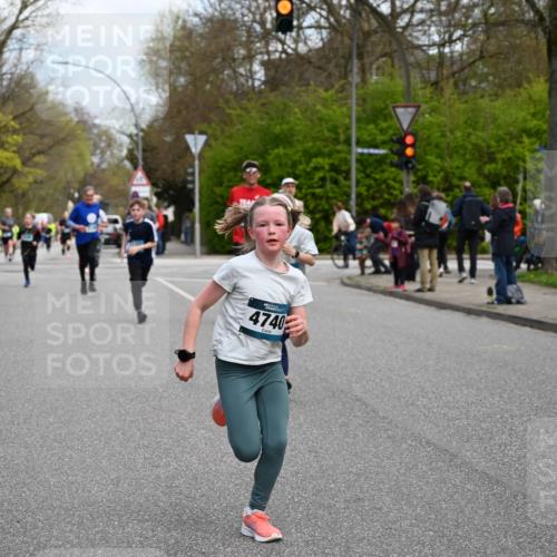 12.04.2026 - 45. Internationalen Wilhelmsburger Insellauf J. Mangold http://msf.ph/oto/9509407 12.04.2026 12:57:26 Ziel 4853, 4569, 2624, 5801, 4097, 5744, 4524, 4259, 5791, 5696, 4740, 4599, 5062, 4851, 5172, 4959, 5322, 5129, 3190, 5736, 3189, 5736, 3189, 5847, 3439, 5232, 5277, 3863, 4887, 4938, 3213, 2447, 5211, 4968, 2707, 5169, 5214 meine-sportfotos.de