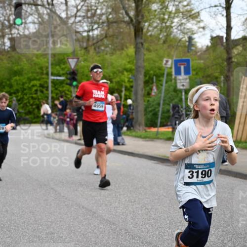 12.04.2026 - 45. Internationalen Wilhelmsburger Insellauf J. Mangold http://msf.ph/oto/9509421 12.04.2026 12:57:27 Ziel 4569, 2624, 5801, 4097, 5744, 4524, 4259, 5791, 5696, 4740, 4599, 5062, 4851, 5172, 4959, 5322, 5129, 3190, 5736, 3189, 5847, 5847, 3439, 5232, 5277, 3863, 4887, 4938, 3213, 2447, 5211, 4968, 2707, 5169, 5214 meine-sportfotos.de