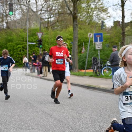 12.04.2026 - 45. Internationalen Wilhelmsburger Insellauf J. Mangold http://msf.ph/oto/9509423 12.04.2026 12:57:28 Ziel 2624, 5801, 4097, 5744, 4524, 4259, 5791, 5696, 4740, 4599, 5062, 4851, 5172, 4959, 5322, 5129, 3190, 5736, 3189, 5847, 3439, 3439, 5232, 5277, 3863, 4887, 4938, 3213, 2447, 5211, 4968, 2707, 5169, 5214, 4955 meine-sportfotos.de