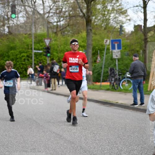 12.04.2026 - 45. Internationalen Wilhelmsburger Insellauf J. Mangold http://msf.ph/oto/9509424 12.04.2026 12:57:28 Ziel 2624, 5801, 4097, 5744, 4524, 4259, 5791, 5696, 4740, 4599, 5062, 4851, 5172, 4959, 5322, 5129, 3190, 5736, 3189, 5847, 3439, 3439, 5232, 5277, 3863, 4887, 4938, 3213, 2447, 5211, 4968, 2707, 5169, 5214, 4955 meine-sportfotos.de