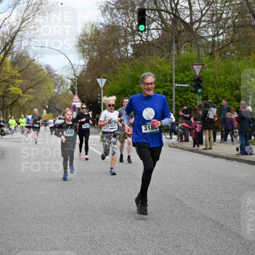 12.04.2026 - 45. Internationalen Wilhelmsburger Insellauf J. Mangold http://msf.ph/oto/9509442 12.04.2026 12:57:30 Ziel 5744, 4524, 4259, 5791, 5696, 4740, 4599, 5062, 4851, 5172, 4959, 5322, 5129, 3190, 5736, 3189, 5847, 3439, 5232, 5277, 3863, 3863, 4887, 4938, 3213, 2447, 5211, 4968, 2707, 5169, 5214, 4955, 3396 meine-sportfotos.de