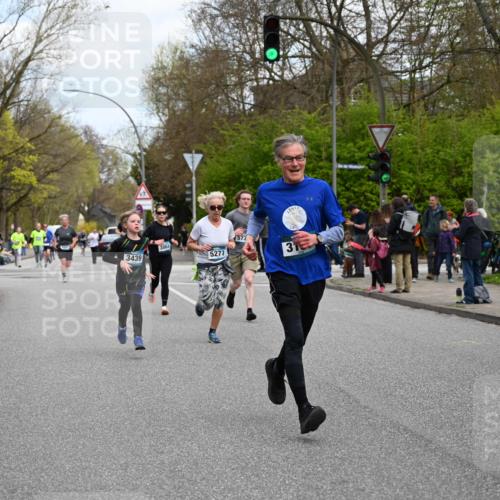 12.04.2026 - 45. Internationalen Wilhelmsburger Insellauf J. Mangold http://msf.ph/oto/9509443 12.04.2026 12:57:30 Ziel 5744, 4524, 4259, 5791, 5696, 4740, 4599, 5062, 4851, 5172, 4959, 5322, 5129, 3190, 5736, 3189, 5847, 3439, 5232, 5277, 3863, 3863, 4887, 4938, 3213, 2447, 5211, 4968, 2707, 5169, 5214, 4955, 3396 meine-sportfotos.de