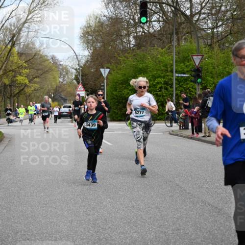 12.04.2026 - 45. Internationalen Wilhelmsburger Insellauf J. Mangold http://msf.ph/oto/9509447 12.04.2026 12:57:31 Ziel 5744, 4524, 4259, 5791, 5696, 4740, 4599, 5062, 4851, 5172, 4959, 5322, 5129, 3190, 5736, 3189, 5847, 3439, 5232, 5277, 3863, 4887, 4887, 4938, 3213, 2447, 5211, 4968, 2707, 5169, 5214, 4955, 3396, 5228, 5689, 2771 meine-sportfotos.de
