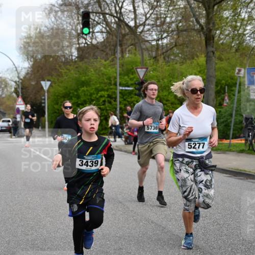 12.04.2026 - 45. Internationalen Wilhelmsburger Insellauf J. Mangold http://msf.ph/oto/9509455 12.04.2026 12:57:33 Ziel 4524, 4259, 5791, 5696, 4740, 4599, 5062, 4851, 5172, 4959, 5322, 5129, 3190, 5736, 3189, 5847, 3439, 5232, 5277, 3863, 4887, 4938, 3213, 2447, 5211, 4968, 2707, 4968, 2707, 5169, 5214, 4955, 3396, 5228, 5689, 2771, 5687 meine-sportfotos.de