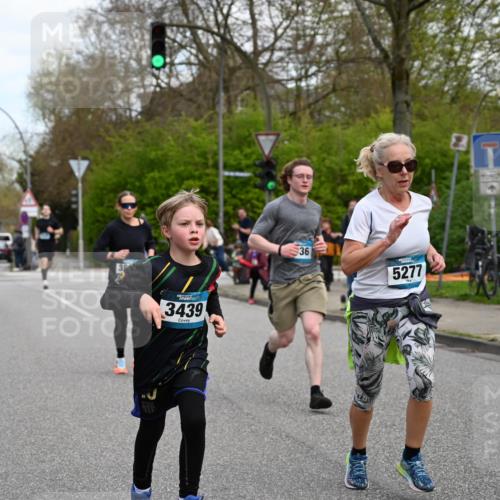 12.04.2026 - 45. Internationalen Wilhelmsburger Insellauf J. Mangold http://msf.ph/oto/9509456 12.04.2026 12:57:33 Ziel 4524, 4259, 5791, 5696, 4740, 4599, 5062, 4851, 5172, 4959, 5322, 5129, 3190, 5736, 3189, 5847, 3439, 5232, 5277, 3863, 4887, 4938, 3213, 2447, 5211, 4968, 2707, 4968, 2707, 5169, 5214, 4955, 3396, 5228, 5689, 2771, 5687 meine-sportfotos.de