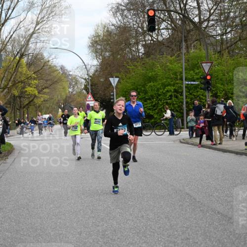 12.04.2026 - 45. Internationalen Wilhelmsburger Insellauf J. Mangold http://msf.ph/oto/9509494 12.04.2026 12:57:41 Ziel 5062, 4851, 5172, 4959, 5322, 5129, 3190, 5736, 3189, 5847, 3439, 5232, 5277, 3863, 4887, 4938, 3213, 2447, 5211, 4968, 2707, 5169, 5214, 4955, 3396, 5228, 5689, 2771, 5687, 2058, 3152, 4535, 5260, 2493, 2550, 3479 meine-sportfotos.de