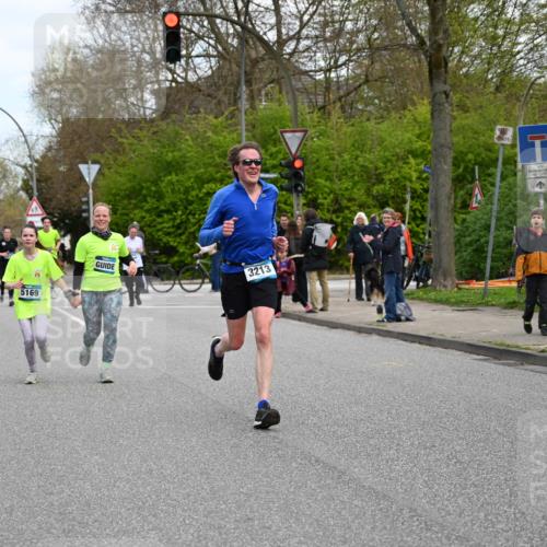 12.04.2026 - 45. Internationalen Wilhelmsburger Insellauf J. Mangold http://msf.ph/oto/9509512 12.04.2026 12:57:43 Ziel 5322, 5129, 3190, 5736, 3189, 5847, 3439, 5232, 5277, 3863, 4887, 4938, 3213, 2447, 5211, 4968, 2707, 5169, 5214, 4955, 3396, 5228, 5689, 2771, 5228, 5689, 2771, 5687, 2058, 3152, 4535, 5260, 2493, 2550, 3479 meine-sportfotos.de