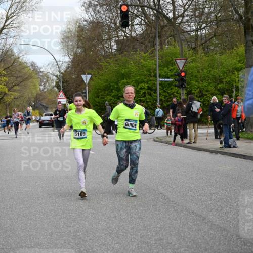 12.04.2026 - 45. Internationalen Wilhelmsburger Insellauf J. Mangold http://msf.ph/oto/9509521 12.04.2026 12:57:44 Ziel 5129, 3190, 5736, 3189, 5847, 3439, 5232, 5277, 3863, 4887, 4938, 3213, 2447, 5211, 5211, 4968, 2707, 5169, 5214, 4955, 3396, 5228, 5689, 2771, 5687, 5687, 2058, 3152, 4535, 5260, 2493, 2550, 3479, 4873 meine-sportfotos.de