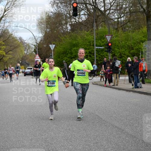 12.04.2026 - 45. Internationalen Wilhelmsburger Insellauf J. Mangold http://msf.ph/oto/9509523 12.04.2026 12:57:44 Ziel 5129, 3190, 5736, 3189, 5847, 3439, 5232, 5277, 3863, 4887, 4938, 3213, 2447, 5211, 5211, 4968, 2707, 5169, 5214, 4955, 3396, 5228, 5689, 2771, 5687, 5687, 2058, 3152, 4535, 5260, 2493, 2550, 3479, 4873 meine-sportfotos.de