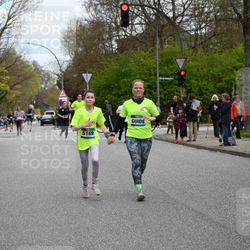12.04.2026 - 45. Internationalen Wilhelmsburger Insellauf J. Mangold http://msf.ph/oto/9509524 12.04.2026 12:57:44 Ziel 5129, 3190, 5736, 3189, 5847, 3439, 5232, 5277, 3863, 4887, 4938, 3213, 2447, 5211, 5211, 4968, 2707, 5169, 5214, 4955, 3396, 5228, 5689, 2771, 5687, 5687, 2058, 3152, 4535, 5260, 2493, 2550, 3479, 4873 meine-sportfotos.de