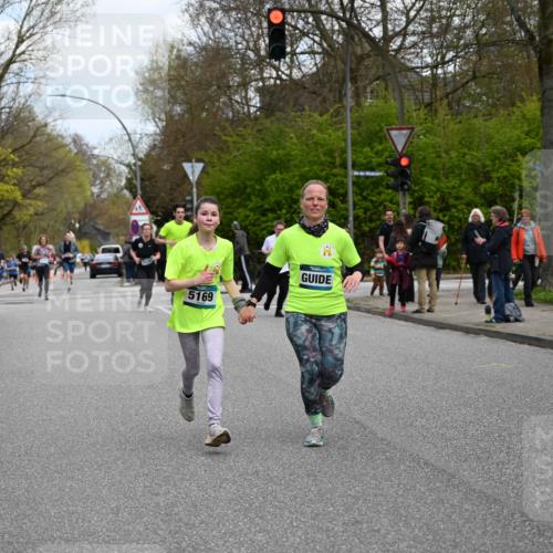 12.04.2026 - 45. Internationalen Wilhelmsburger Insellauf J. Mangold http://msf.ph/oto/9509525 12.04.2026 12:57:44 Ziel 5129, 3190, 5736, 3189, 5847, 3439, 5232, 5277, 3863, 4887, 4938, 3213, 2447, 5211, 5211, 4968, 2707, 5169, 5214, 4955, 3396, 5228, 5689, 2771, 5687, 5687, 2058, 3152, 4535, 5260, 2493, 2550, 3479, 4873 meine-sportfotos.de