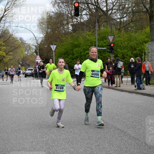 12.04.2026 - 45. Internationalen Wilhelmsburger Insellauf J. Mangold http://msf.ph/oto/9509527 12.04.2026 12:57:44 Ziel 5129, 3190, 5736, 3189, 5847, 3439, 5232, 5277, 3863, 4887, 4938, 3213, 2447, 5211, 5211, 4968, 2707, 5169, 5214, 4955, 3396, 5228, 5689, 2771, 5687, 5687, 2058, 3152, 4535, 5260, 2493, 2550, 3479, 4873 meine-sportfotos.de