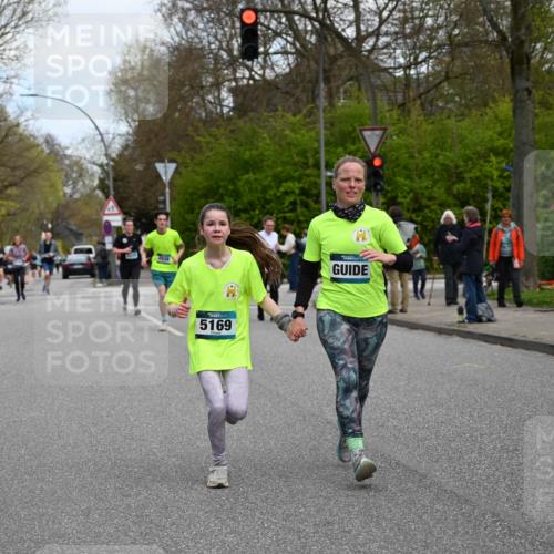 12.04.2026 - 45. Internationalen Wilhelmsburger Insellauf J. Mangold http://msf.ph/oto/9509531 12.04.2026 12:57:45 Ziel 5129, 3190, 5736, 3189, 5847, 3439, 5232, 5277, 3863, 4887, 4938, 3213, 2447, 5211, 4968, 2707, 4968, 2707, 5169, 5214, 4955, 3396, 5228, 5689, 2771, 5687, 2058, 3152, 4535, 5260, 2493, 2550, 3479, 4873 meine-sportfotos.de