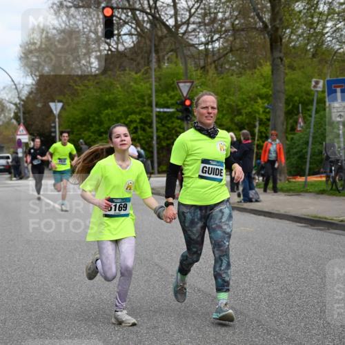 12.04.2026 - 45. Internationalen Wilhelmsburger Insellauf J. Mangold http://msf.ph/oto/9509535 12.04.2026 12:57:45 Ziel 5129, 3190, 5736, 3189, 5847, 3439, 5232, 5277, 3863, 4887, 4938, 3213, 2447, 5211, 4968, 2707, 4968, 2707, 5169, 5214, 4955, 3396, 5228, 5689, 2771, 5687, 2058, 3152, 4535, 5260, 2493, 2550, 3479, 4873 meine-sportfotos.de