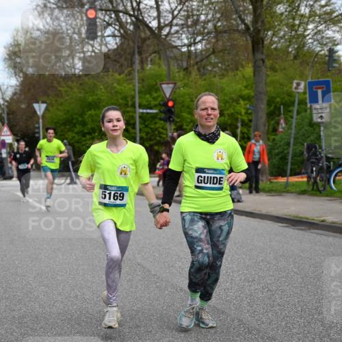 12.04.2026 - 45. Internationalen Wilhelmsburger Insellauf J. Mangold http://msf.ph/oto/9509537 12.04.2026 12:57:45 Ziel 5129, 3190, 5736, 3189, 5847, 3439, 5232, 5277, 3863, 4887, 4938, 3213, 2447, 5211, 4968, 2707, 4968, 2707, 5169, 5214, 4955, 3396, 5228, 5689, 2771, 5687, 2058, 3152, 4535, 5260, 2493, 2550, 3479, 4873 meine-sportfotos.de