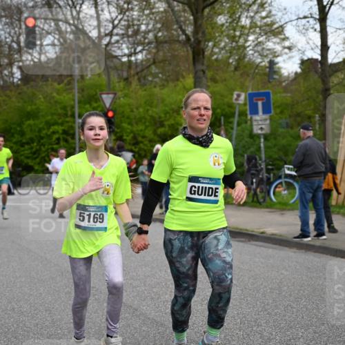 12.04.2026 - 45. Internationalen Wilhelmsburger Insellauf J. Mangold http://msf.ph/oto/9509541 12.04.2026 12:57:46 Ziel 5129, 3190, 5736, 3189, 5847, 3439, 5232, 5277, 3863, 4887, 4938, 3213, 2447, 5211, 4968, 2707, 5169, 5169, 5214, 4955, 3396, 5228, 5689, 2771, 5687, 2058, 2058, 3152, 4535, 5260, 2493, 2550, 3479, 4873 meine-sportfotos.de