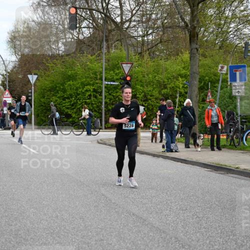 12.04.2026 - 45. Internationalen Wilhelmsburger Insellauf J. Mangold http://msf.ph/oto/9509568 12.04.2026 12:57:50 Ziel 5736, 3189, 5847, 3439, 5232, 5277, 3863, 4887, 4938, 3213, 2447, 5211, 4968, 2707, 5169, 5214, 5214, 4955, 3396, 5228, 5689, 2771, 5687, 2058, 3152, 4535, 5260, 2493, 2550, 3479, 3479, 4873 meine-sportfotos.de