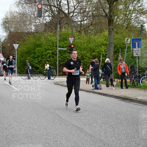 12.04.2026 - 45. Internationalen Wilhelmsburger Insellauf J. Mangold http://msf.ph/oto/9509569 12.04.2026 12:57:50 Ziel 5736, 3189, 5847, 3439, 5232, 5277, 3863, 4887, 4938, 3213, 2447, 5211, 4968, 2707, 5169, 5214, 5214, 4955, 3396, 5228, 5689, 2771, 5687, 2058, 3152, 4535, 5260, 2493, 2550, 3479, 3479, 4873 meine-sportfotos.de
