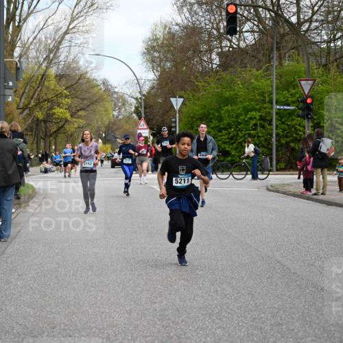 12.04.2026 - 45. Internationalen Wilhelmsburger Insellauf J. Mangold http://msf.ph/oto/9509577 12.04.2026 12:57:52 Ziel 5847, 3439, 5232, 5277, 3863, 4887, 4938, 3213, 2447, 5211, 4968, 2707, 5169, 5214, 4955, 4955, 3396, 5228, 5689, 2771, 5687, 2058, 3152, 4535, 5260, 2493, 2550, 3479, 4873, 4344, 3889 meine-sportfotos.de