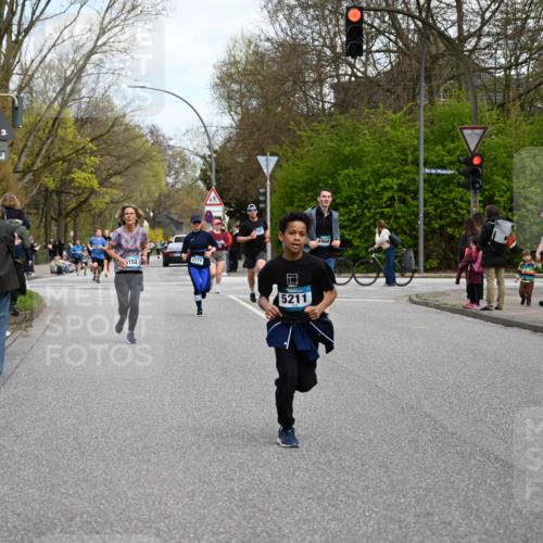 12.04.2026 - 45. Internationalen Wilhelmsburger Insellauf J. Mangold http://msf.ph/oto/9509580 12.04.2026 12:57:52 Ziel 5847, 3439, 5232, 5277, 3863, 4887, 4938, 3213, 2447, 5211, 4968, 2707, 5169, 5214, 4955, 4955, 3396, 5228, 5689, 2771, 5687, 2058, 3152, 4535, 5260, 2493, 2550, 3479, 4873, 4344, 3889 meine-sportfotos.de