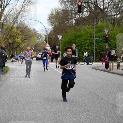 12.04.2026 - 45. Internationalen Wilhelmsburger Insellauf J. Mangold http://msf.ph/oto/9509581 12.04.2026 12:57:52 Ziel 5847, 3439, 5232, 5277, 3863, 4887, 4938, 3213, 2447, 5211, 4968, 2707, 5169, 5214, 4955, 4955, 3396, 5228, 5689, 2771, 5687, 2058, 3152, 4535, 5260, 2493, 2550, 3479, 4873, 4344, 3889 meine-sportfotos.de